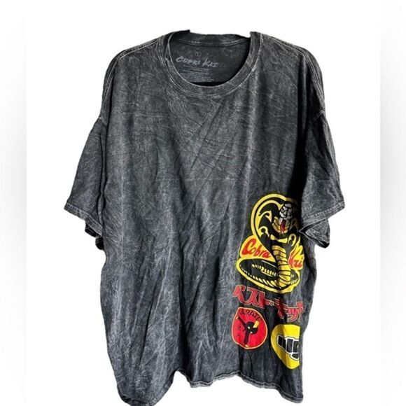 EUC - Cobra Kai Men’s Short Sleeve Shirt - Size Large - Picture 3 of 3